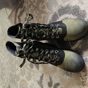 SOREL BOOTS Size 7